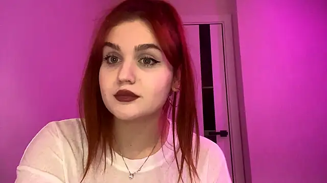 Snapshot of Red_Ava chatting on 11.25.25 Red Ava online show from 11.25.25