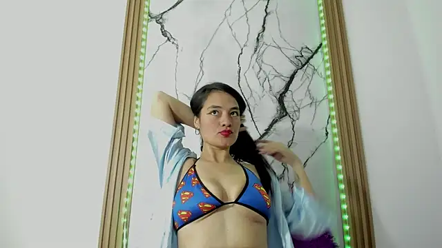 Snapshot of dulce_maria_hh chatting on 11.20.25 dulce maria hh online show from 11.20.25