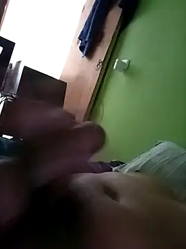 Snapshot of art-e9-2 chatting on 12.04.25 art-e9-2 online show from 12.04.25