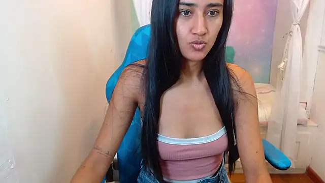 Snapshot of Meggan_James chatting on 11.26.25 Meggan James online show from 11.26.25