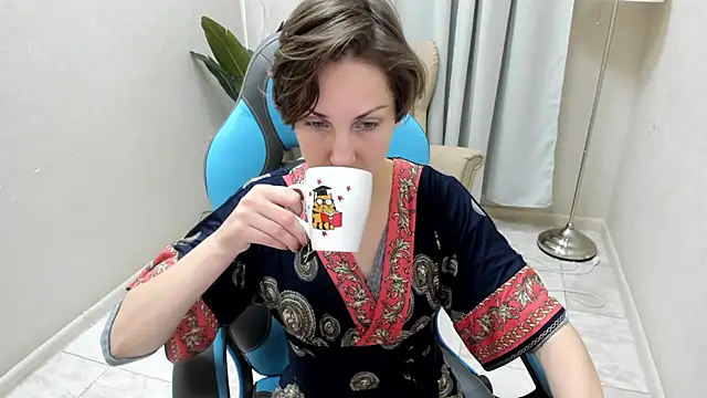 AuroraRight online show from 11.21.25