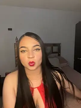 Snapshot of _Scarlett_Rouse_ chatting on 12.04.25 Scarlett Rouse online show from 12.04.25