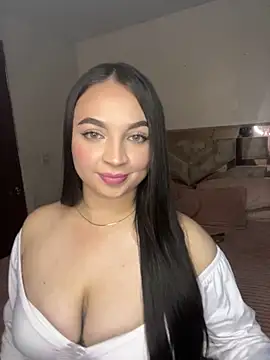 Snapshot of _Scarlett_Rouse_ chatting on 12.05.25 Scarlett Rouse online show from 12.05.25