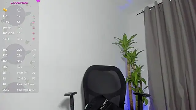 Snapshot of Catty_Noir chatting on 11.27.25 Catty Noir online show from 11.27.25