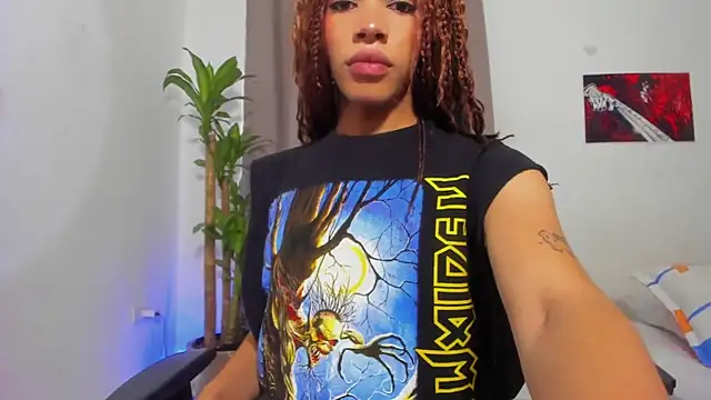 Snapshot of Catty_Noir chatting on 12.04.25 Catty Noir online show from 12.04.25