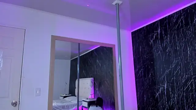 ClarissaMorreti online show from 11.26.25