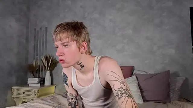 Snapshot of TRAVIS_CLAS chatting on 11.29.25 TRAVIS CLAS online show from 11.29.25