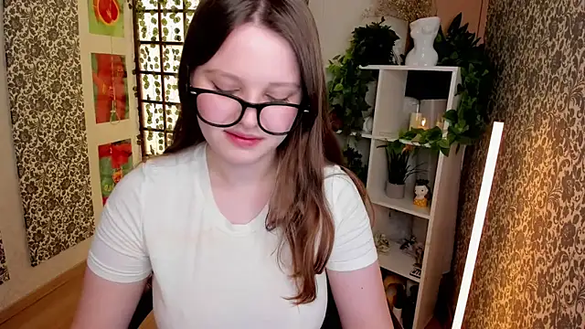 Lana Moon   online show from 11.22.25