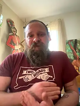 Snapshot of cubflower chatting on 11.22.25 cubflower online show from 11.22.25