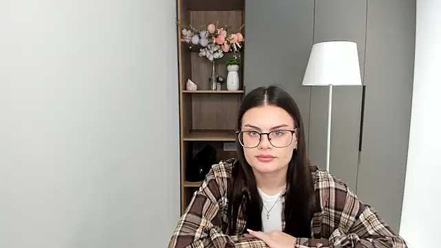 Snapshot of MaryIouiseBroome chatting on 11.23.25 MaryIouiseBroome online show from 11.23.25