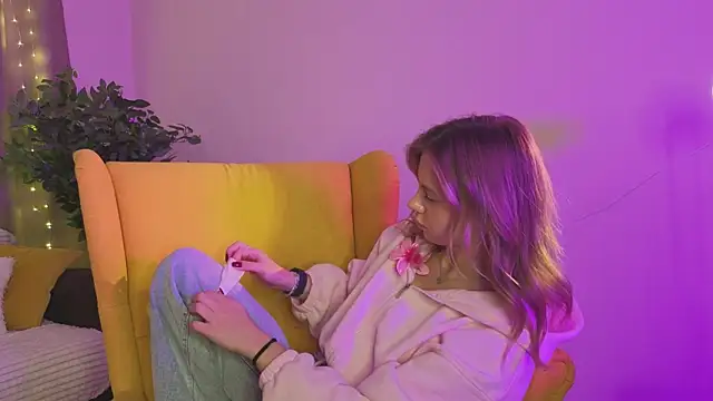 FelishaLaskin online show from 11.25.25