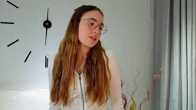 Snapshot of DebbraBickler chatting on 12.01.25 DebbraBickler online show from 12.01.25