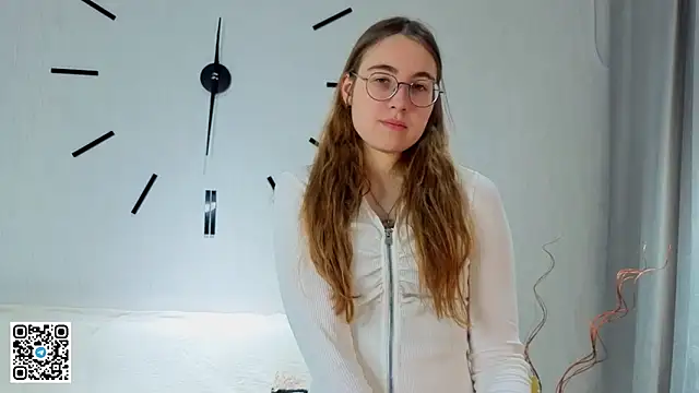 Snapshot of DebbraBickler chatting on 12.02.25 DebbraBickler online show from 12.02.25