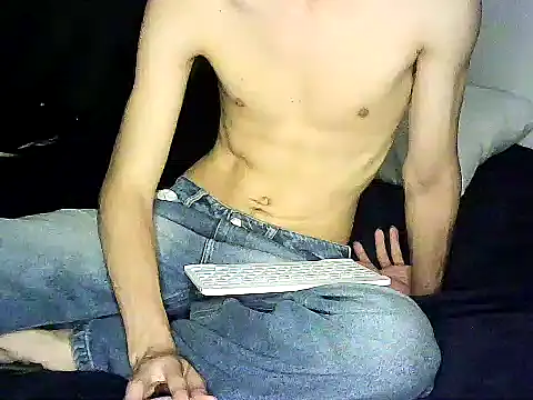 Snapshot of andrew_grant chatting on 11.26.25 andrew grant online show from 11.26.25