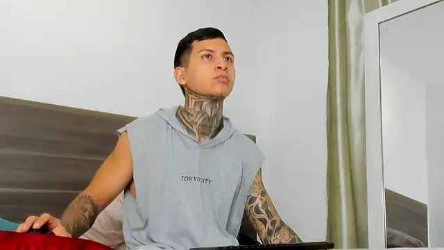 Snapshot of Andrew_sanders68 chatting on 12.02.25 Andrew sanders68 online show from 12.02.25