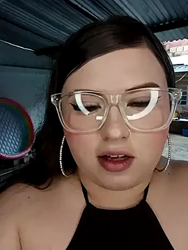 Snapshot of Kitty_Bms_ chatting on 11.30.25 Kitty Bms online show from 11.30.25