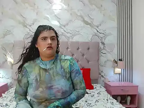 DafnneRoss online show from 12.02.25