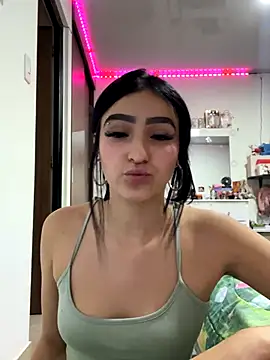 Snapshot of imvaleriaa__ chatting on 11.23.25 imvaleriaa online show from 11.23.25