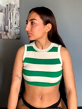 Snapshot of ZoeJohnson_Pink chatting on 11.24.25 ZoeJohnson Pink online show from 11.24.25