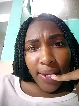 Snapshot of KiaracCastilo chatting on 11.29.25 KiaracCastilo online show from 11.29.25