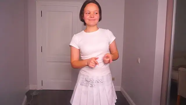 Snapshot of MerriCarros chatting on 11.23.25 MerriCarros online show from 11.23.25