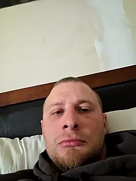 Snapshot of silkdaddy420 chatting on 11.23.25 silkdaddy420 online show from 11.23.25