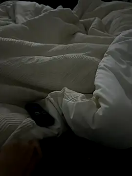 Snapshot of kiingjer chatting on 11.23.25 kiingjer online show from 11.23.25