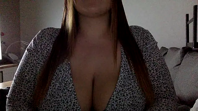 Snapshot of Blue-Coxy chatting on 12.02.25 Blue-Coxy online show from 12.02.25