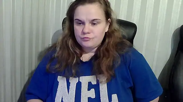 Snapshot of HarmonyKareraa chatting on 11.27.25 HarmonyKareraa online show from 11.27.25