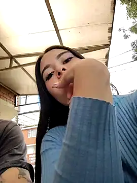 Snapshot of ARIA_AND_NICK chatting on 11.25.25 ARIA AND NICK online show from 11.25.25