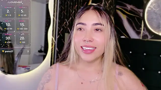 Manuela Velvet online show from 12.04.25