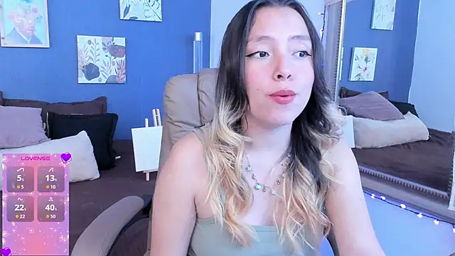 SophieMillan1 online show from 11.26.25