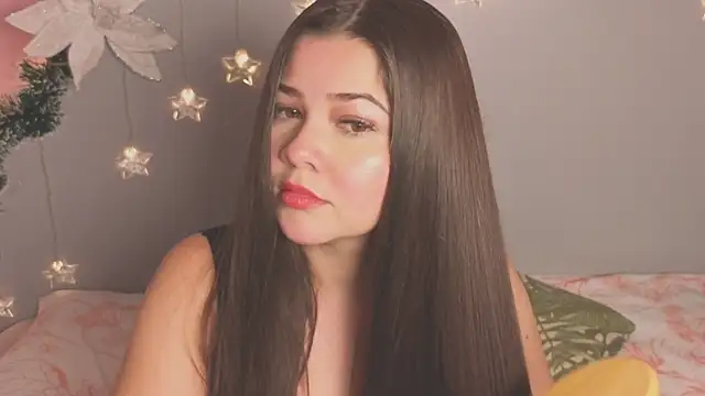 Snapshot of amyvans_ chatting on 12.05.25 amyvans online show from 12.05.25