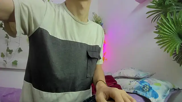 AngelSlimm online show from 12.04.25