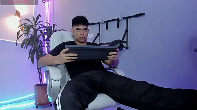 Paul 27  online show from 11.26.25