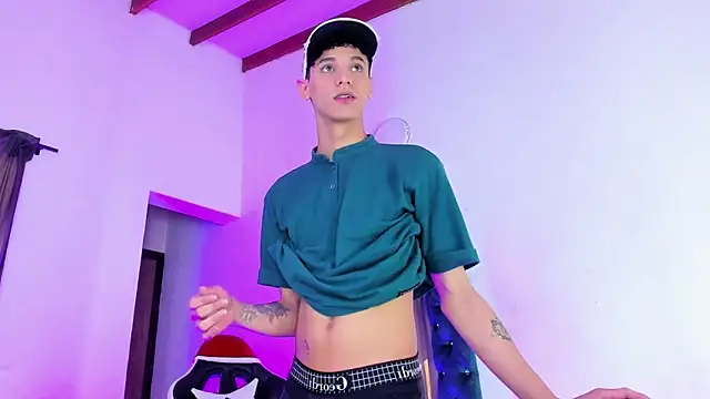 Snapshot of The_Prince_Luis chatting on 11.30.25 The Prince Luis online show from 11.30.25