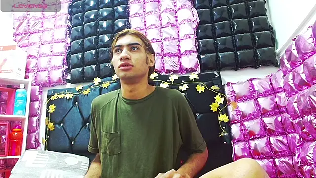 Snapshot of andresdark_07 chatting on 11.28.25 andresdark 07 online show from 11.28.25