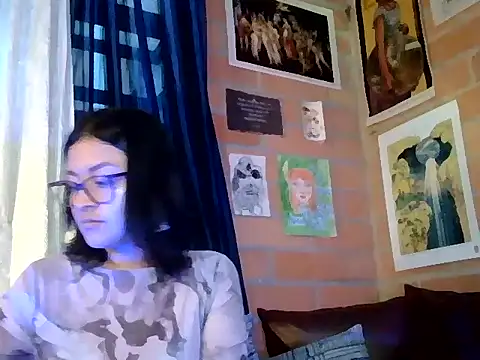 Snapshot of Winter_111 chatting on 12.04.25 Winter 111 online show from 12.04.25