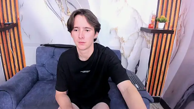 Snapshot of Aaron_LatinMen2 chatting on 11.26.25 Aaron LatinMen2 online show from 11.26.25