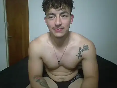 Snapshot of Tonblaze chatting on 12.02.25 Tonblaze online show from 12.02.25