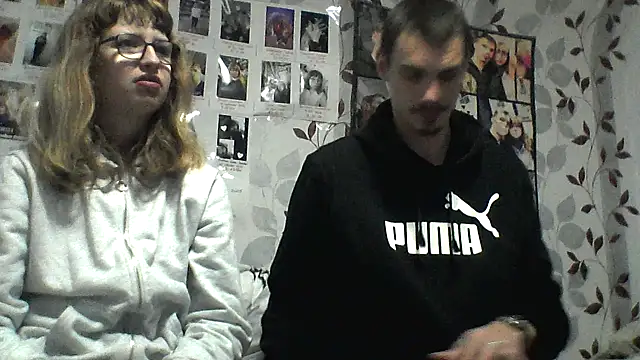 Snapshot of PS0883 chatting on 11.25.25 PS0883 online show from 11.25.25