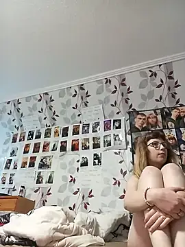 Snapshot of PS0883 chatting on 11.27.25 PS0883 online show from 11.27.25