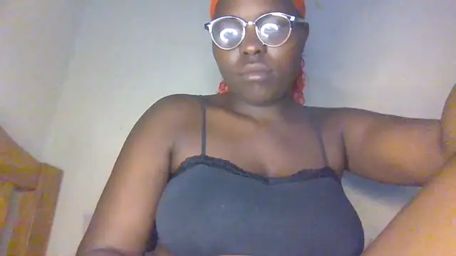 Snapshot of TittyByte chatting on 11.30.25 TittyByte online show from 11.30.25