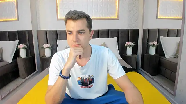 Snapshot of ThomasSmity chatting on 11.25.25 ThomasSmity online show from 11.25.25