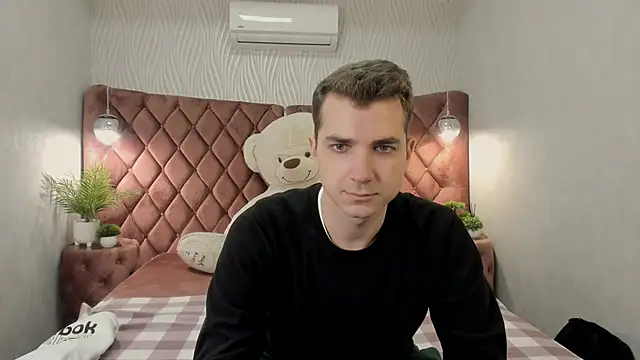 Snapshot of ThomasSmity chatting on 11.27.25 ThomasSmity online show from 11.27.25