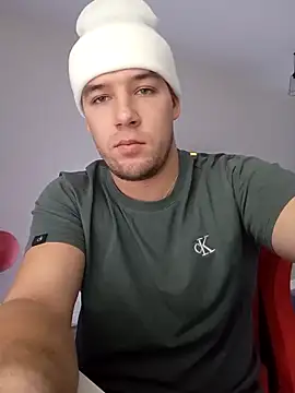 Snapshot of IPrince7 chatting on 11.30.25 IPrince7 online show from 11.30.25