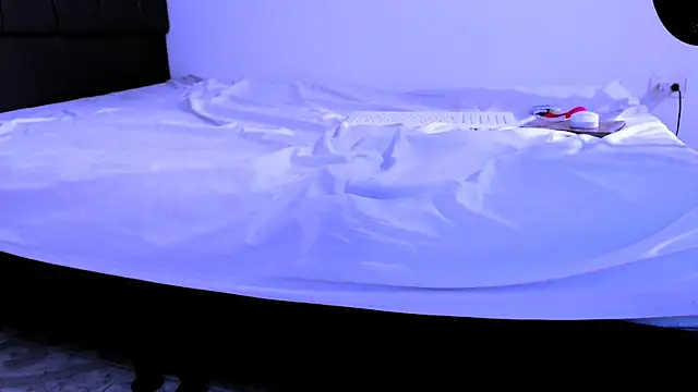 NoaLeon21 online show from 11.28.25