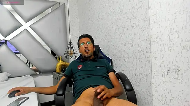 Snapshot of DANIDICK_VC chatting on 12.01.25 DANIDICK VC online show from 12.01.25