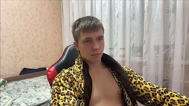 Snapshot of golden_flash chatting on 11.30.25 golden flash online show from 11.30.25