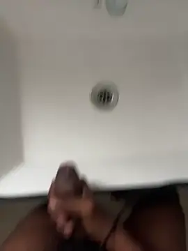 Snapshot of jare692001 chatting on 11.30.25 jare692001 online show from 11.30.25